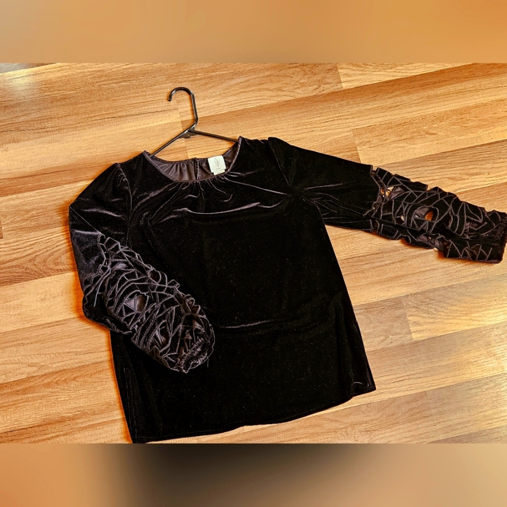 Velvet Geometric laser Top